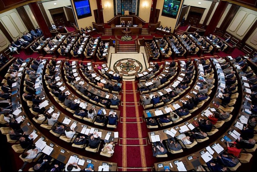 Qazaxıstanda separatizm təhlükəsi - Deputatlar hərəkətə keçdi