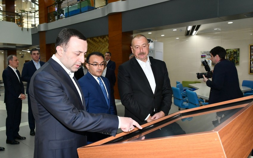 İlham Əliyev və Qaribaşvili “ASAN Xidmət”də - FOTOLAR