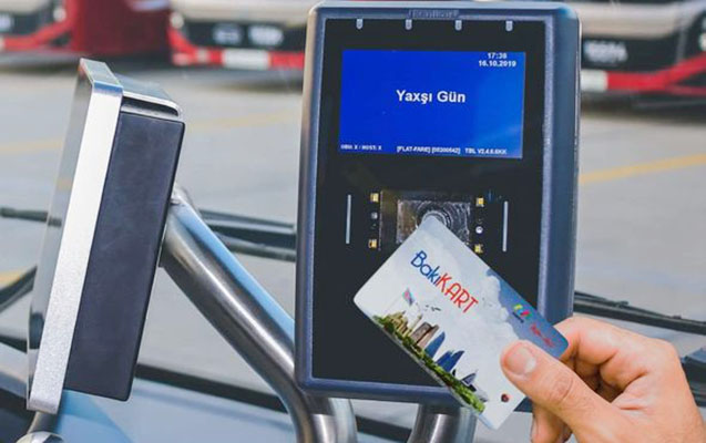Daha bir avtobusda ödəniş kartla olacaq