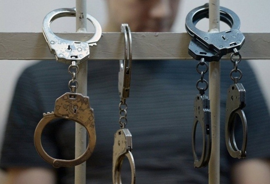 Polis axtarışda olan 63 nəfəri saxladı