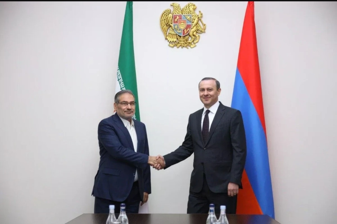 Armen Qriqoryan iranlı həmkarı ilə görüşdü 