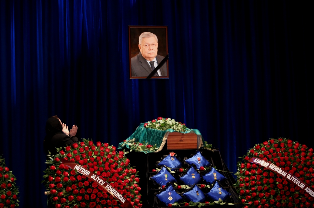 Azərpaşa Nemətov son mənzilə yola salındı - YENİLƏNİB