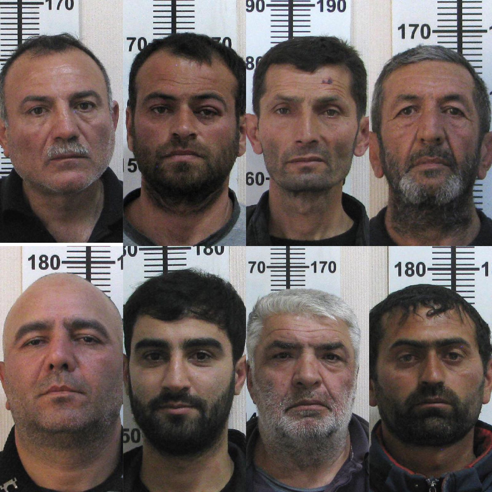 “Kalaşnikov” gəzdirən narkotacirlər SAXLANILDI