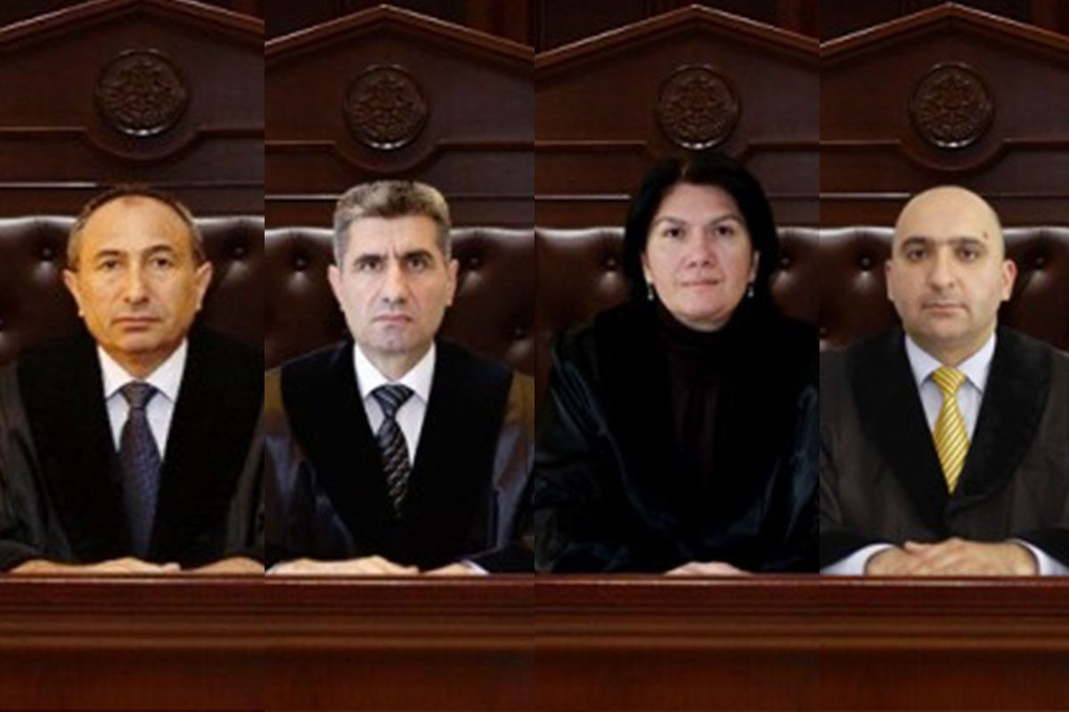 Keçmiş hakimlər vəkil oldular - FOTO