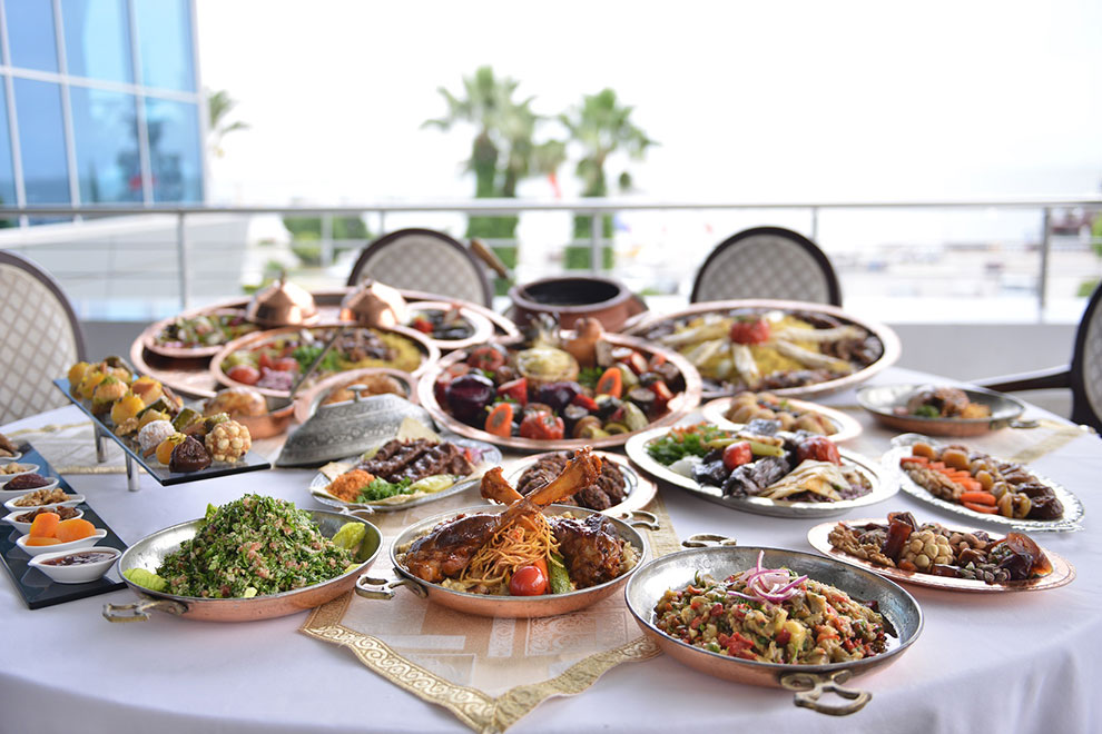 Restoranların “əl yandıran” iftar menyuları - İnsaf dinin yarısıdır…