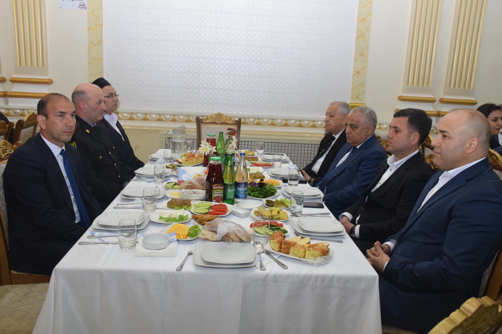 Deputat seçiciləri üçün iftar süfrəsi açdı - FOTOLAR