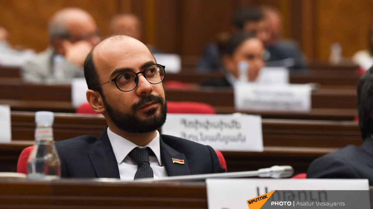 Zaxarovanın NATO barədə sualı anlaşılmazdır - Erməni deputat