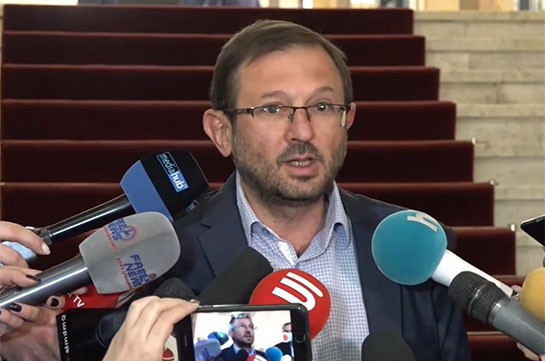 Deputatdan Paşinyana etiraz: Azərbaycan əsgəri 3 gün Ermənistanda necə gəzib?
