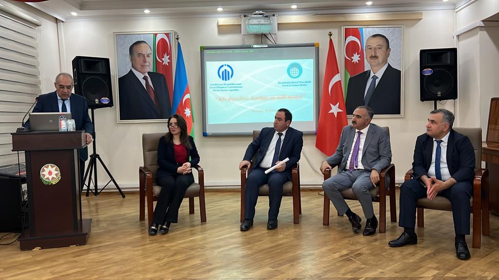 Ailə dəyərlərində Azərbaycan modeli - Müzakirə 