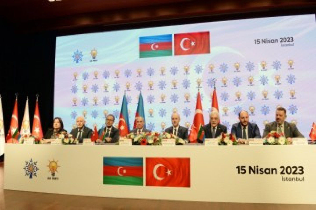 YAP və AKP arasında əməkdaşlıq müzakirəsi
