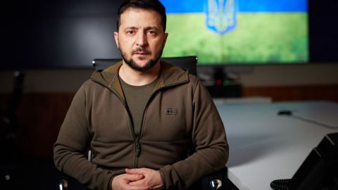 Ukrayna NATO-dan zəmanət istəyir - Zelenski 
