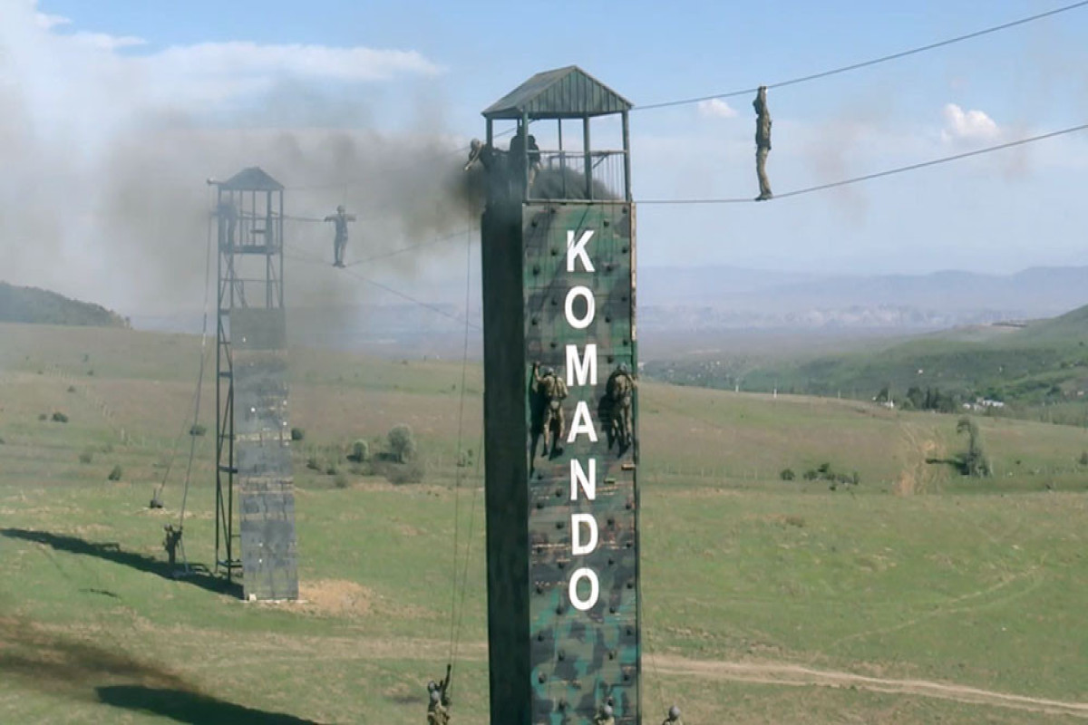 Komandolara xüsusi təlim keçirilib - VİDEO