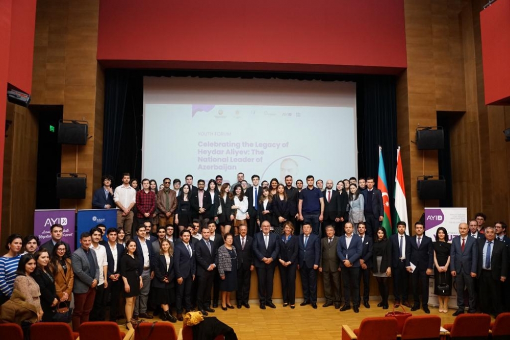 Budapeştdə Heydər Əliyevin 100 illiyinə həsr olunan forum - FOTOLAR