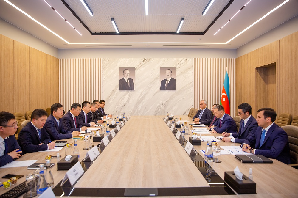 Nazir “Shandong Port Group”un nümayəndələri ilə görüşüb