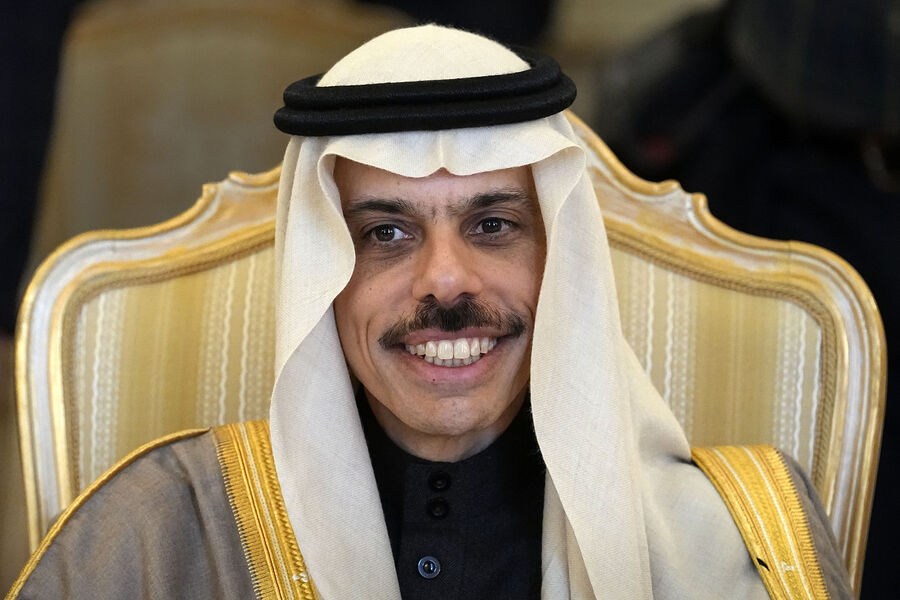 Səudiyyənin XİN rəhbəri 12 il sonra Suriyada
