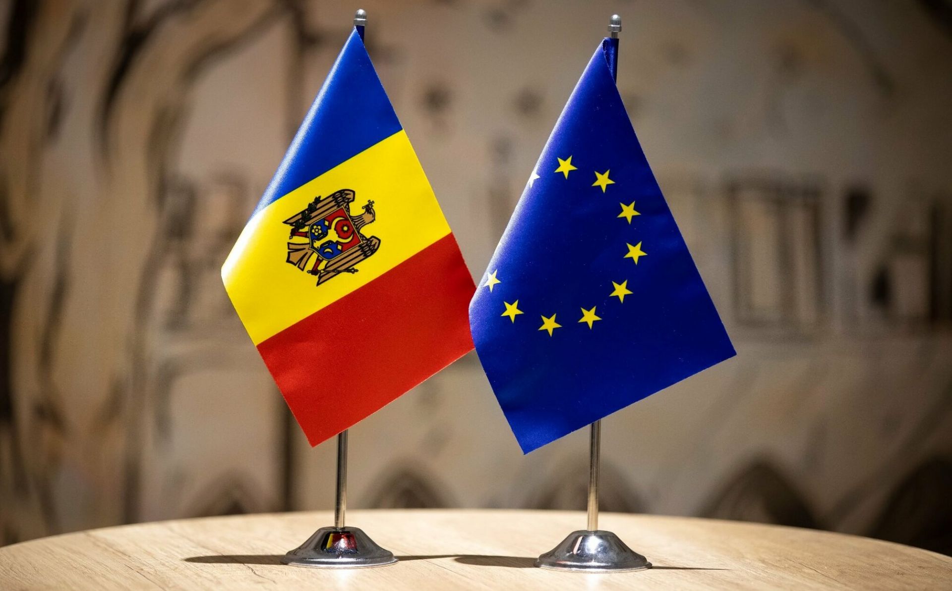 Avropa İttifaqı Moldova oliqarxlarını hədəfə aldı