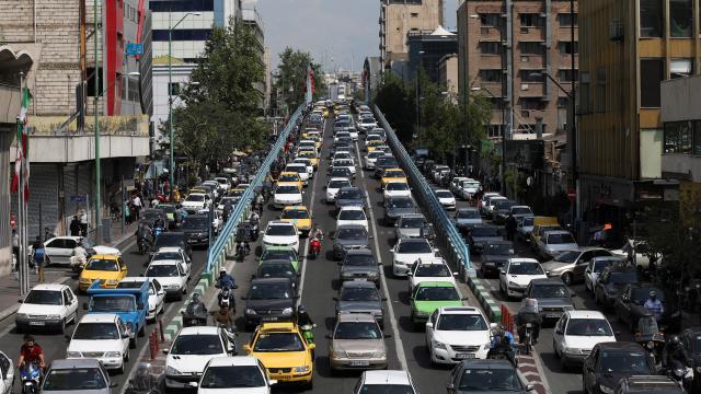 İran işlənmiş avtomobil idxal etməyə başlayır 