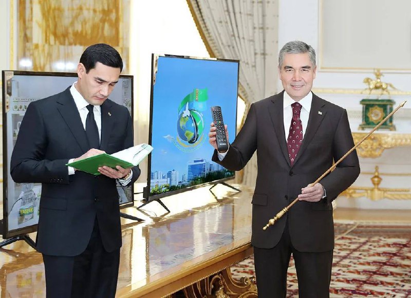 Berdiməhəmmədov hakimiyyəti oğlundan alır?