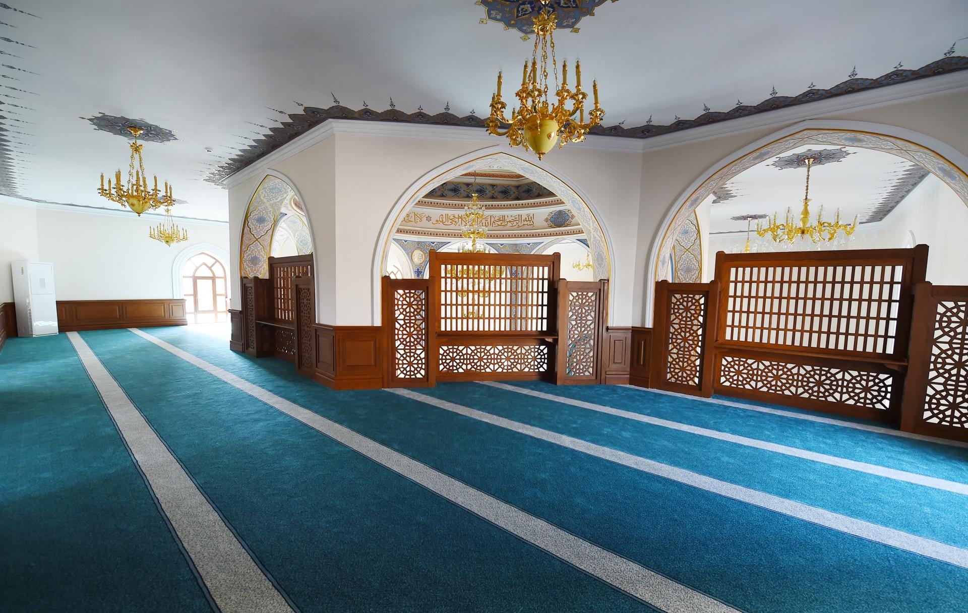 “Cümə” məscidində 600 nəfər ibadət edə biləcək