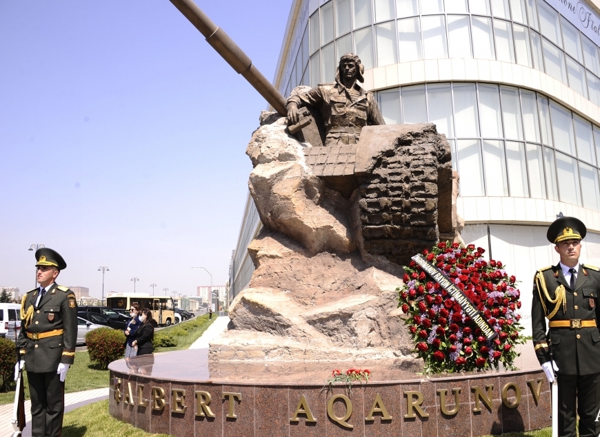 Albert Aqarunovun xatirəsi yad edilib