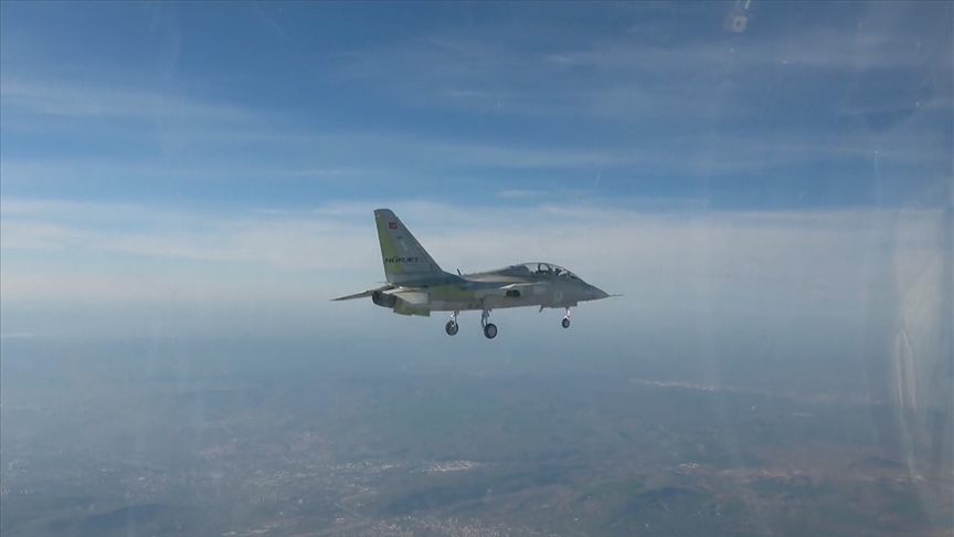 Türkiyə istehsalı hərbi təlim təyyarəsinin ilk uçuşu - VİDEO