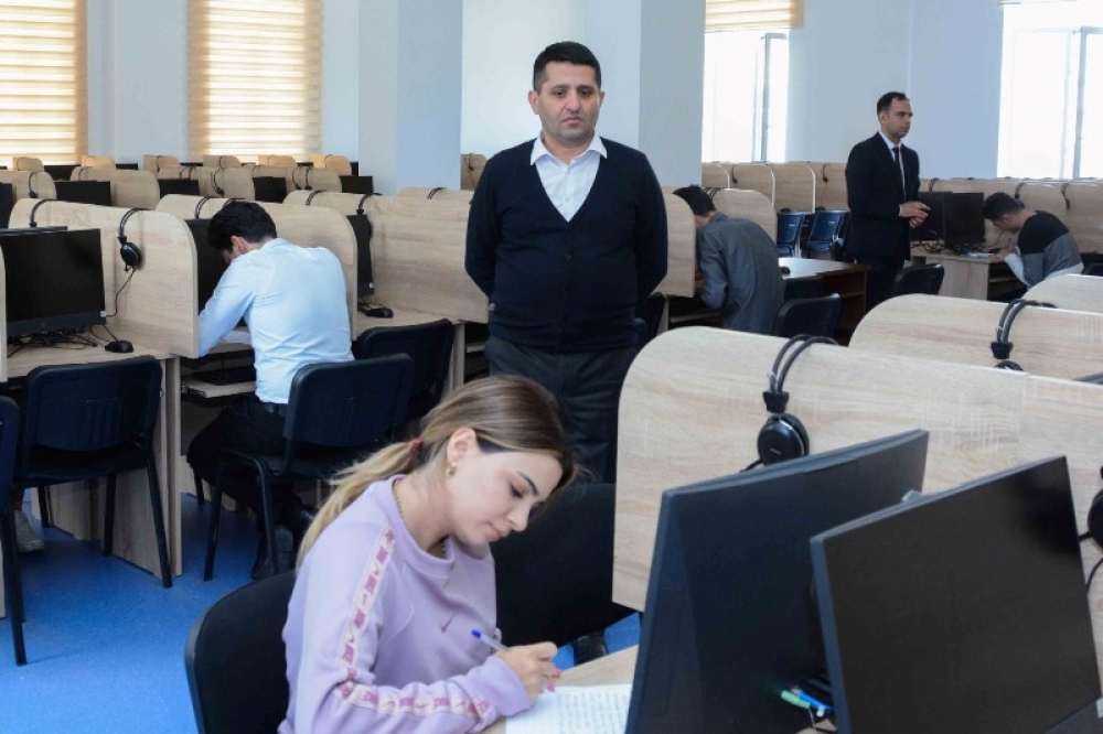 UNEC-də imtahan və müsahibə keçirilib