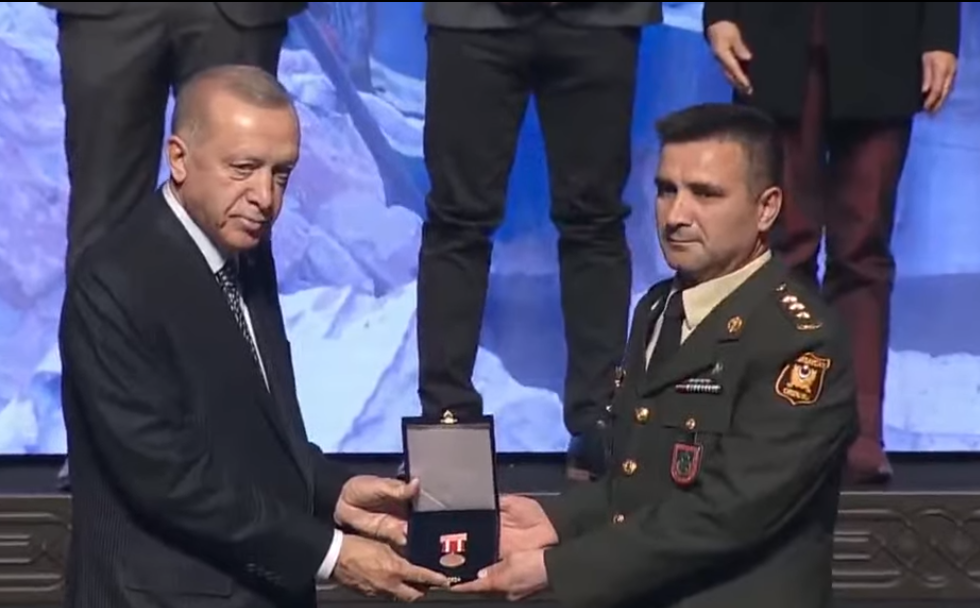 Ərdoğan Azərbaycan səfirini və xilasediciləri TƏLTİF ETDİ