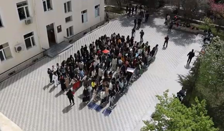 ADU-nun tələbələri fləşmob təşkil edib - VİDEO