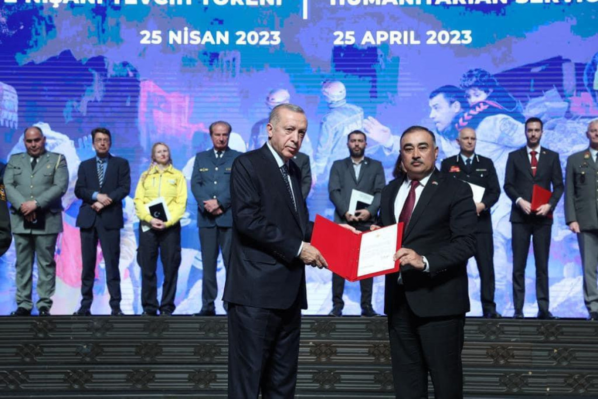 Ərdoğan Azərbaycan səfirinə mükafat verdi - FOTO