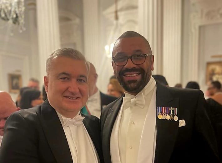 Azərbaycan səfiri Britaniya XİN başçısı ilə görüşdü