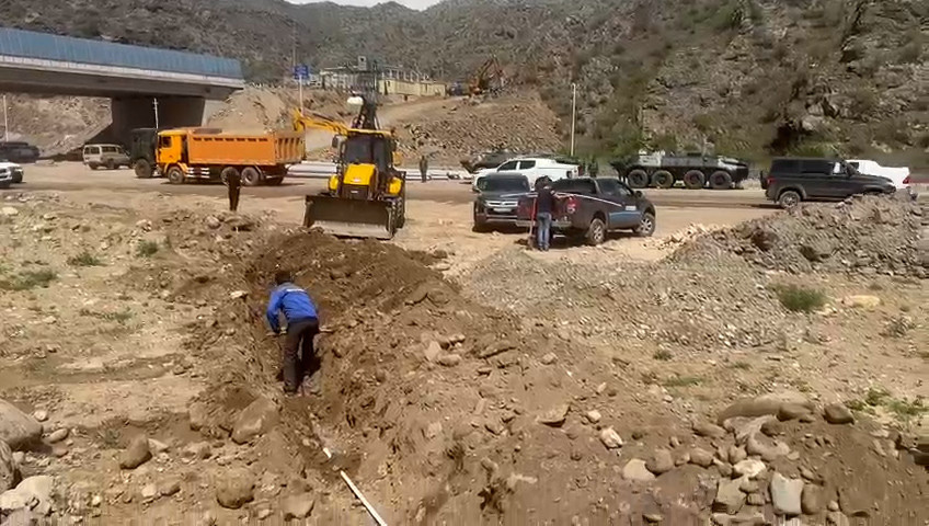 Sərhəd-buraxılış məntəqəsinə su çəkildi - FOTO