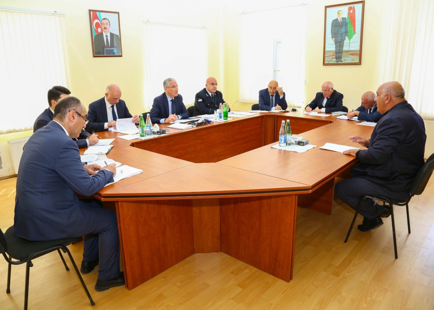 Muxtar Babayev Oğuzda vətəndaşların problemlərini dinlədi - FOTO