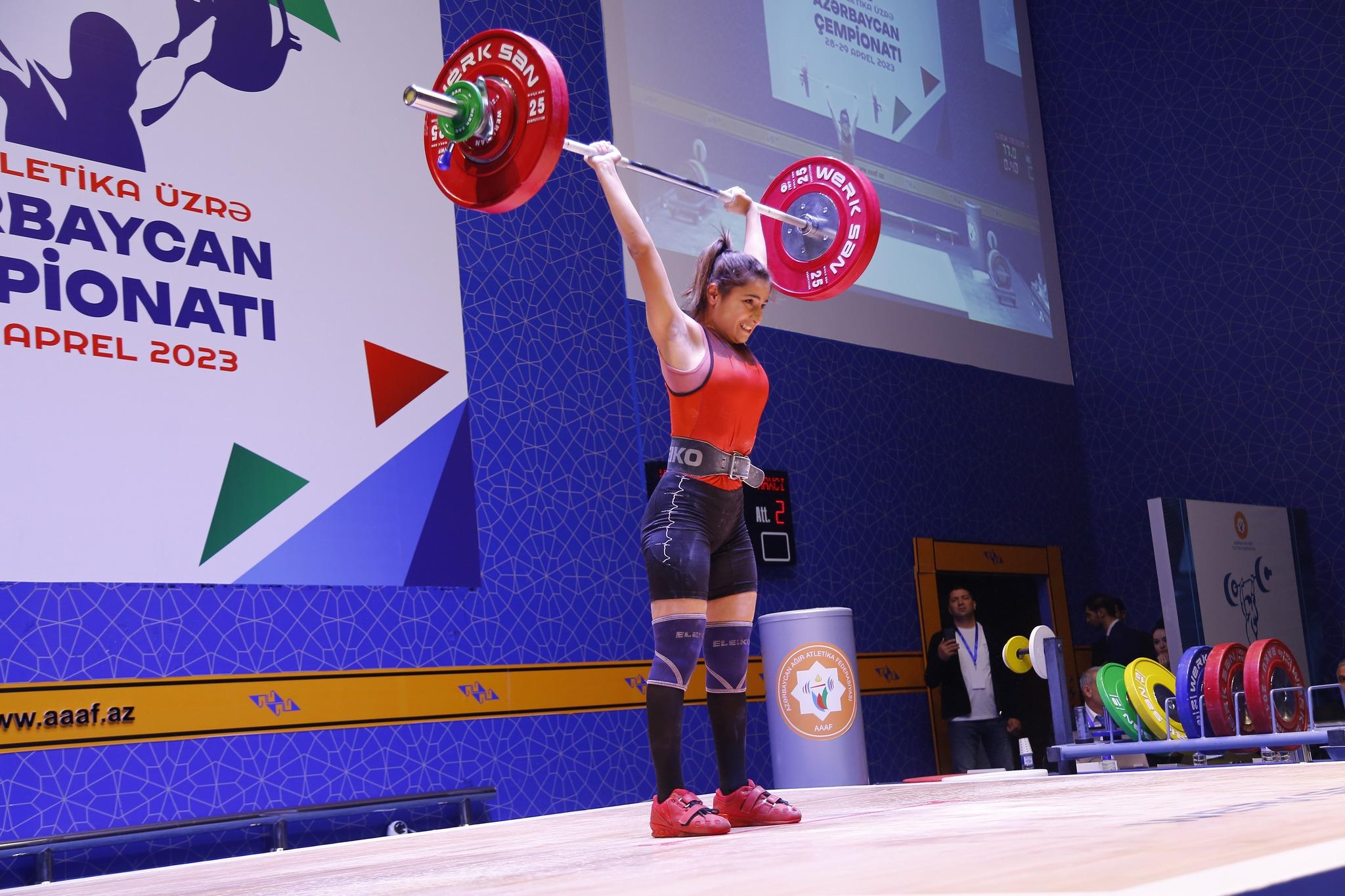 Ağırlıqqaldırma üzrə ölkə çempionatının ilk qalibləri