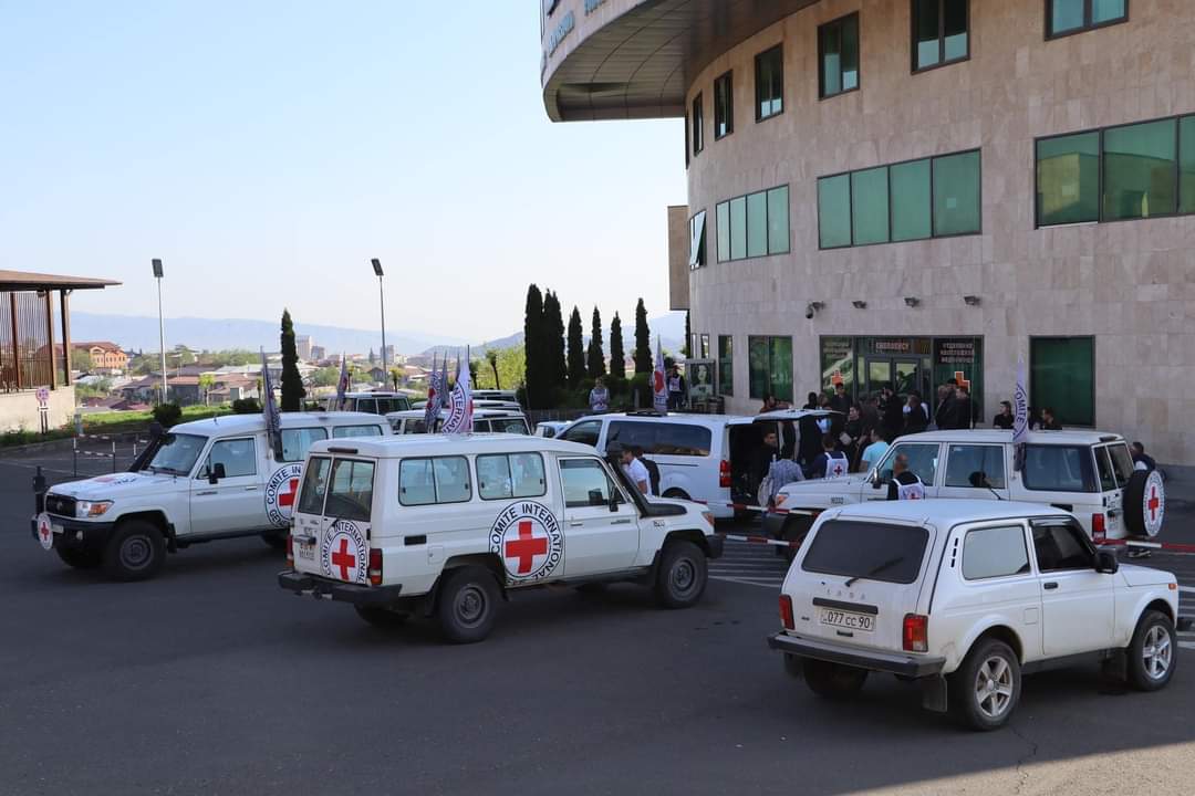 BQXK Laçın yolu ilə nə qədər xəstəni təxliyə edib? 