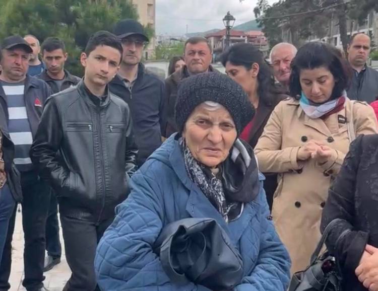 Xankəndidə sülhməramlılara qarşı ETİRAZ AKSİYASI: “Ruslar bizi satdı”
