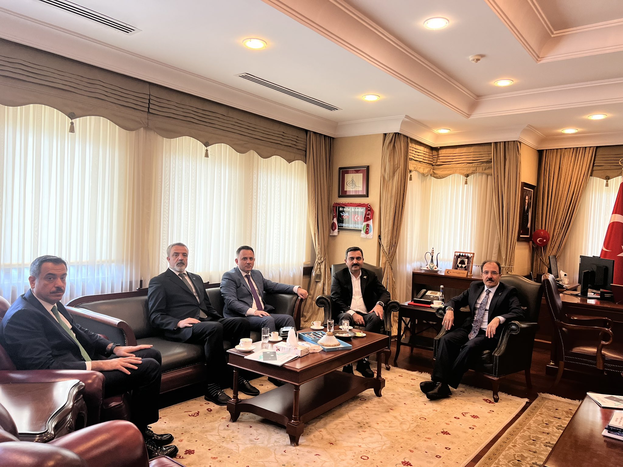Türkiyə səfiri ekspertlərlə görüşdü