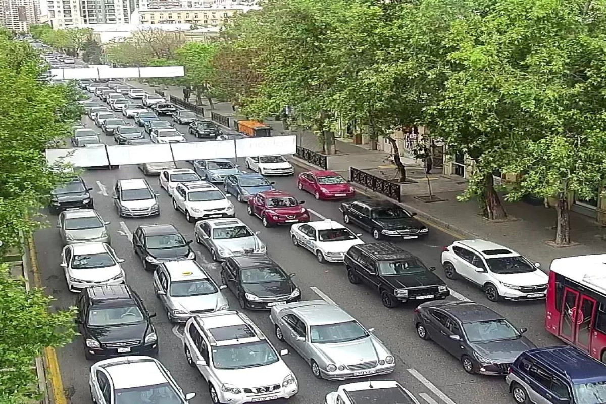 Hazırda tıxac olan yollar - SİYAHI