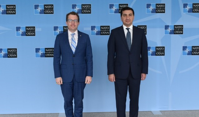 Hikmət Hacıyev NATO-da normallaşma prosesini müzakirə etdi