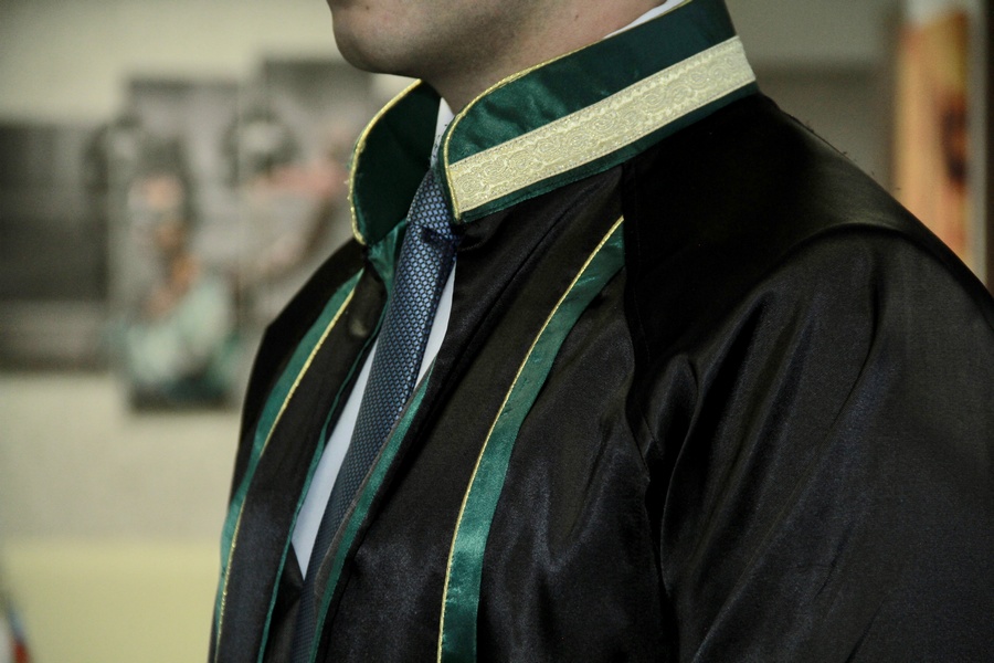 Daha iki vəkilin fəaliyyətinə xitam verildi