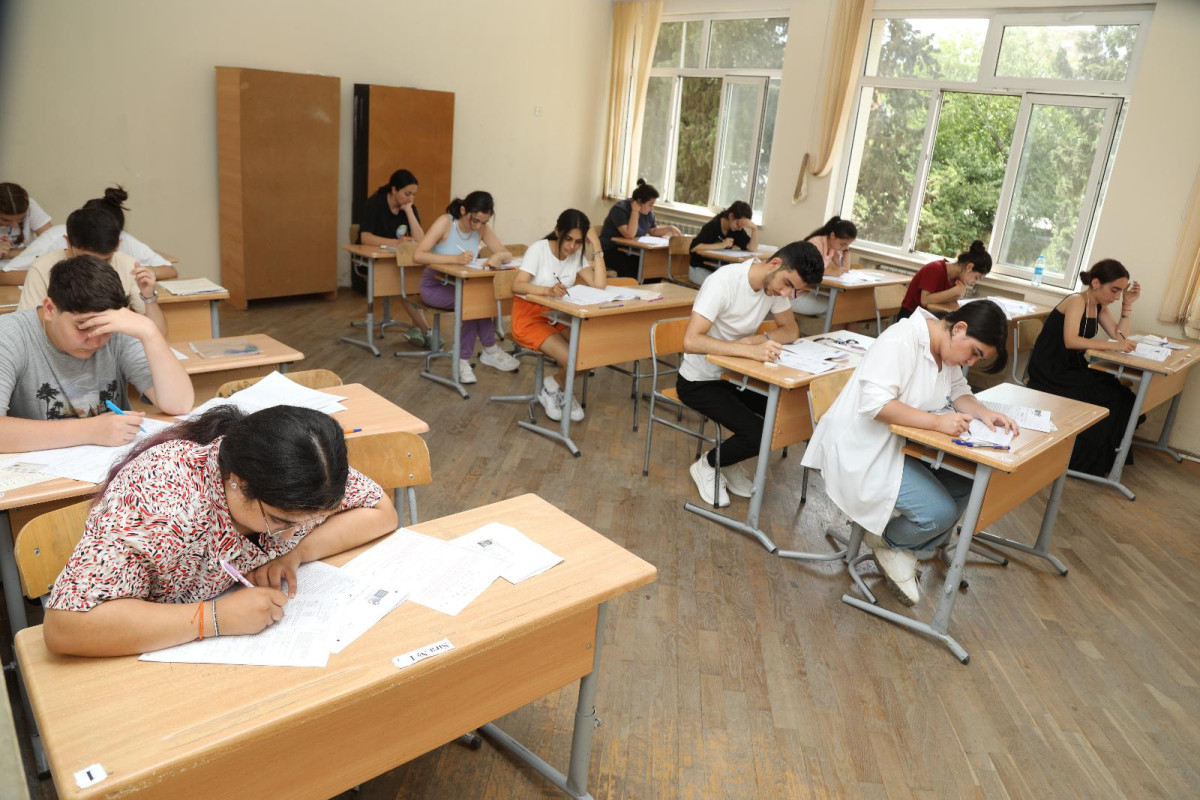 Bu gün 23 mindən çox şagird imtahan verir