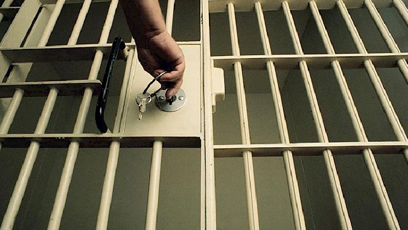 Prezident 14 əcnəbini ƏFV ETDİ