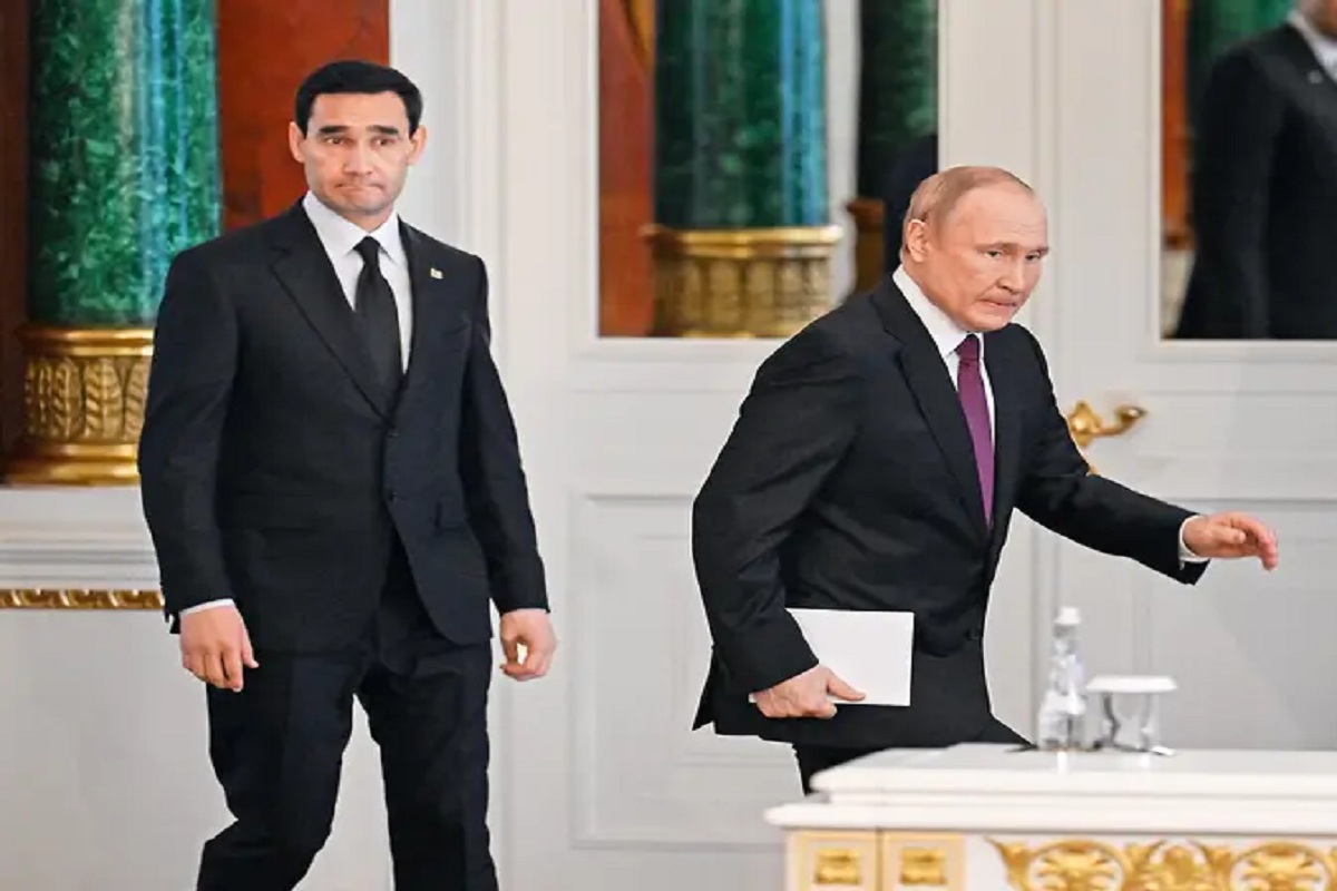 Putin Berdiməhəmmədovu Moskvadakı parada dəvət etdi