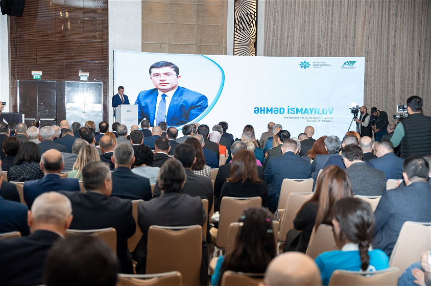 Heydər Əliyevin media siyasəti - Konfrans