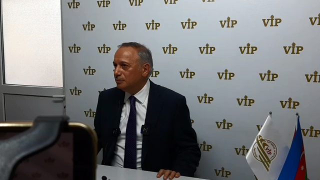 Əli Əliyevin azadlıqda ilk FOTOSU