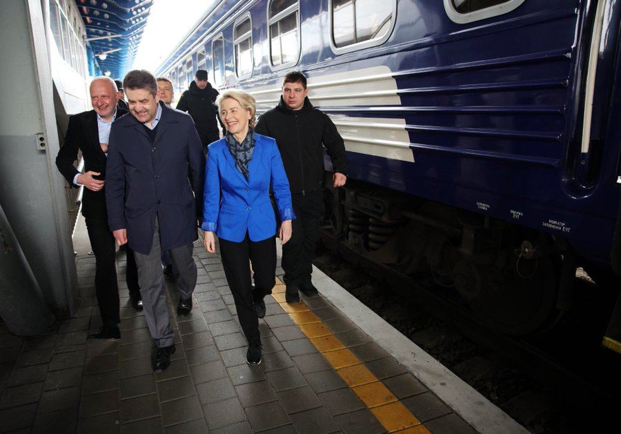 Leyen yenidən Kiyevə gəldi