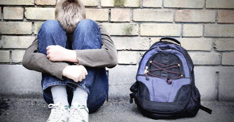 Məktəbli oğlan 9 gündür yoxa çıxıb