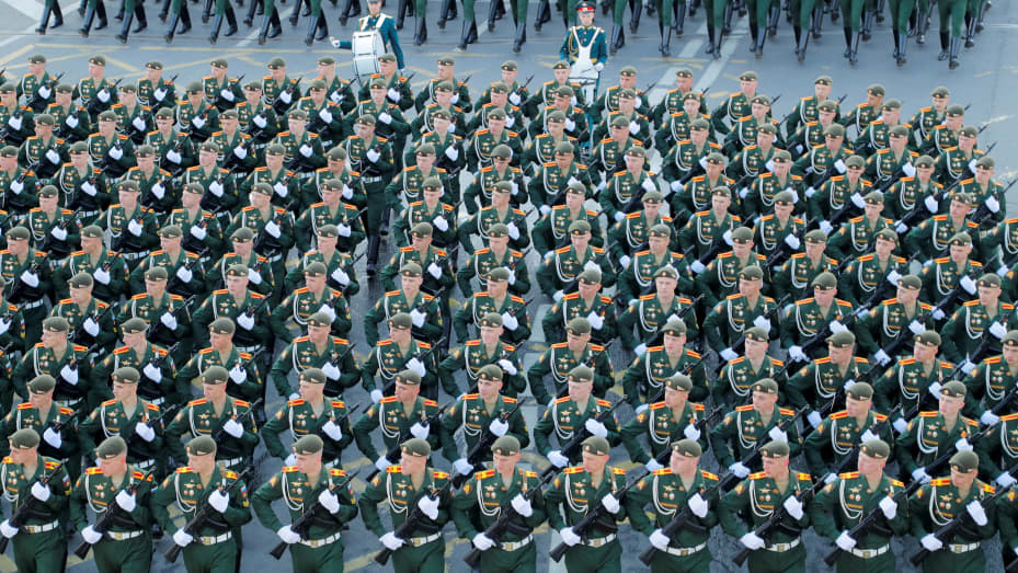 Rusiyada Qələbə bayramı əsəbi atmosferdə qeyd olunur