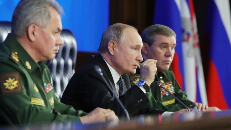 Putin ehtiyatda olan hərbçiləri təlimə TOPLAYIR