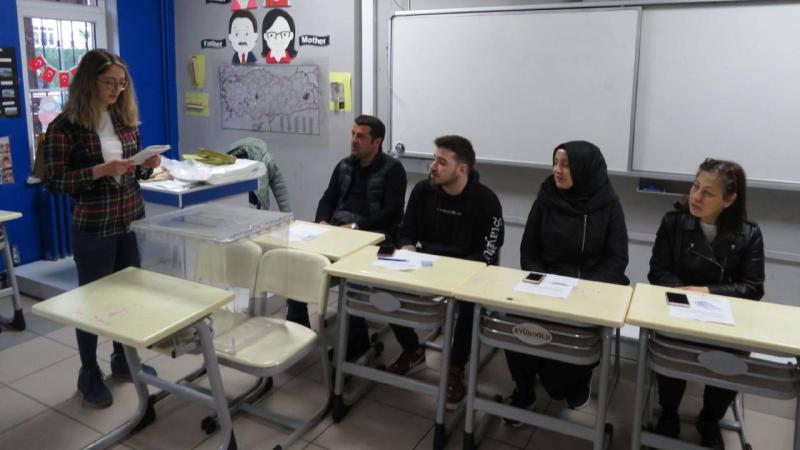 Türkiyədə məntəqə sədrləri seçki andı içdi