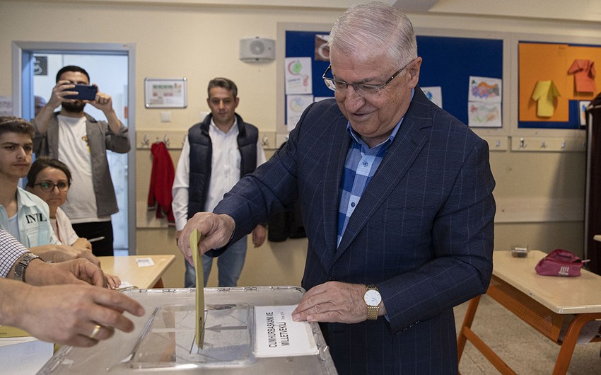 Baş Qərargah rəisi də səs verdi